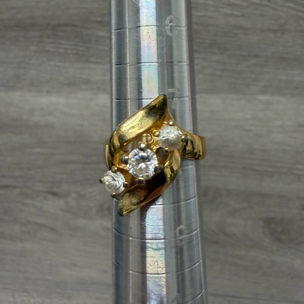 Elegant Gold Tone and Silver Tone Women's Ring